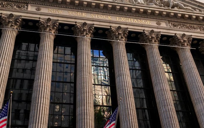 Article Image for Founders Guide to Navigating Global Stock Exchanges